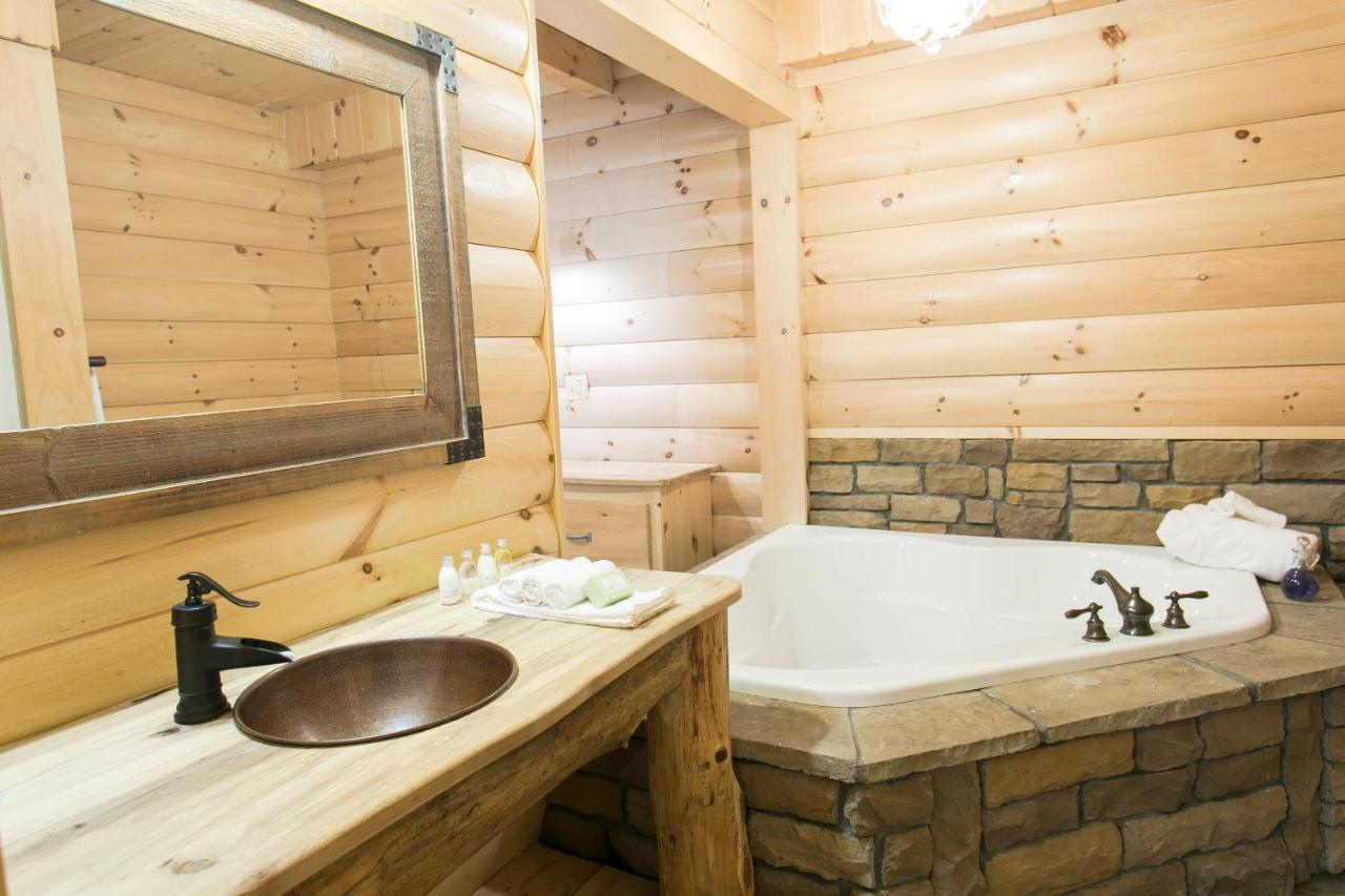 Hummingbird Haven Cabin By Amish Country Lodging Berlin Eksteriør billede