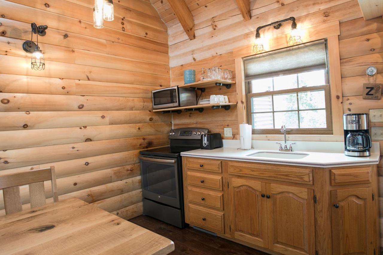 Hummingbird Haven Cabin By Amish Country Lodging Berlin Eksteriør billede